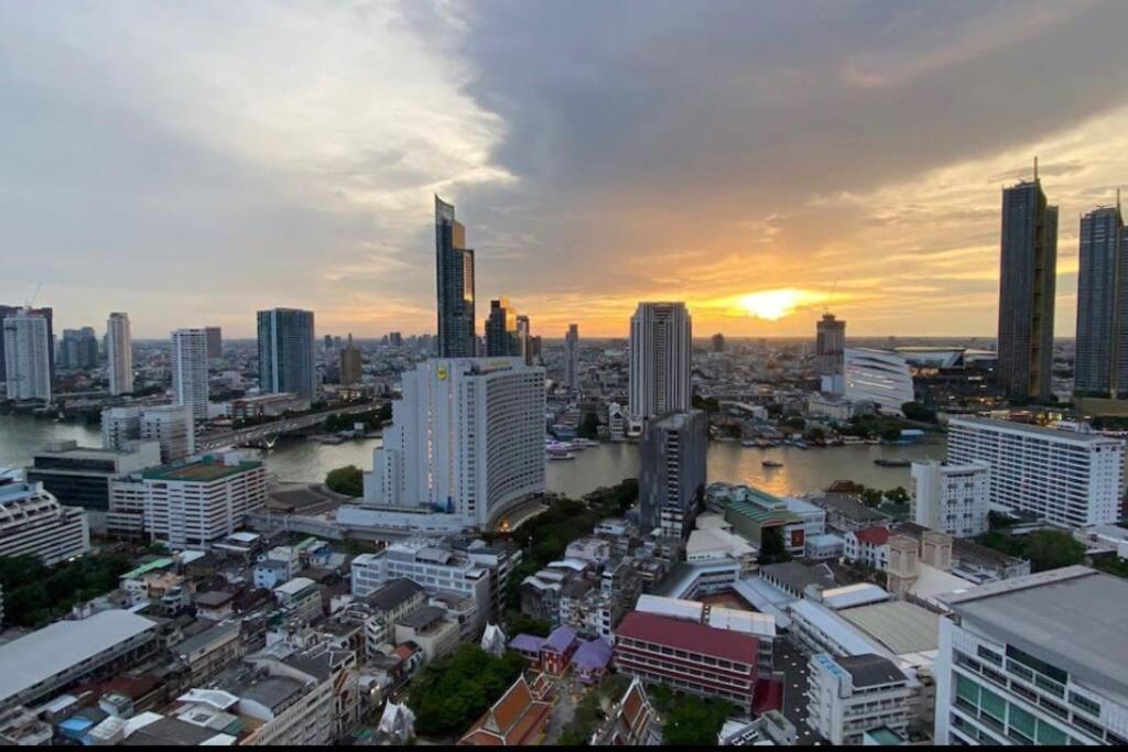 Central Bangkok, 5 Stars River View & Characteristic Decor 外观 照片
